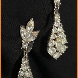 Elegant Silver Crystal Drop Earrings